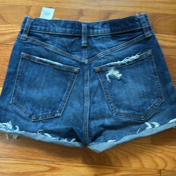 A&F High Rise Jean Mom Short - Picture 4 of 4